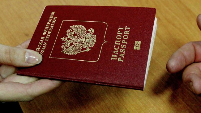 В МВД объяснили правила получения загранпаспортов за рубежом - «Новости России»