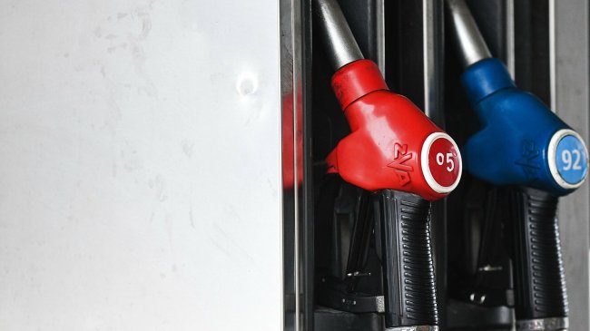 В "Лукойле" назвали условие снижения цен на бензин до 20 рублей за литр - «Авто»