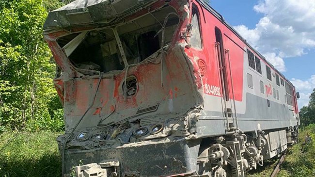 Появилось видео с места столкновения поезда и грузовика под Калугой - «Авто»