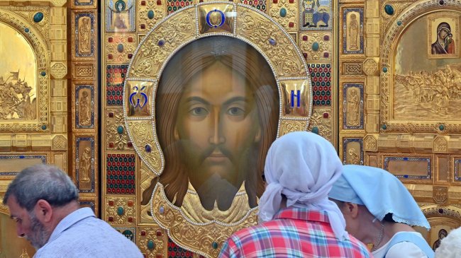 Православные отмечают Ореховый Спас - «Религия»