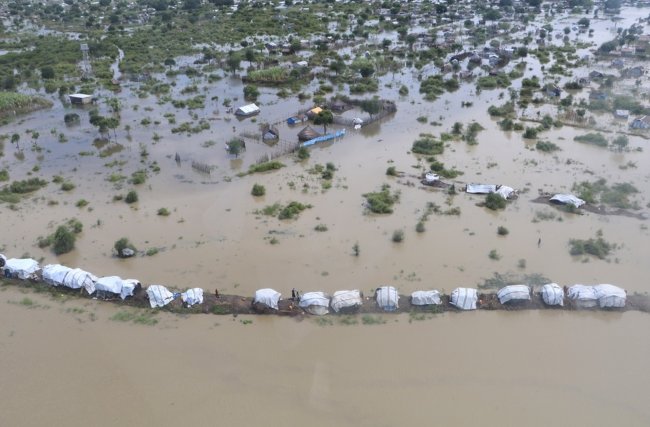 ВОЗ расследует загадочные смерти в Южном Судане. В пострадавшем от наводнения районе от неизвестной болезни умерли около 100 человек - «Инсайдер новостей»