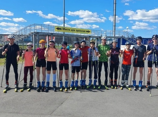 Новый спортивный инвентарь получили лыжники и биатлонисты Карелии