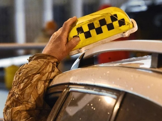Депутаты Костромской облдумы решили вдарить по таксистам-бомбилам рублем наотмашь