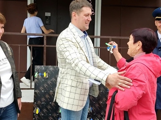 Ключи от новых квартир в Смирных получили 80 семей