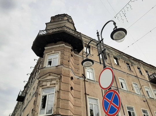 На проспекте Столыпина в Саратове может обрушиться здание