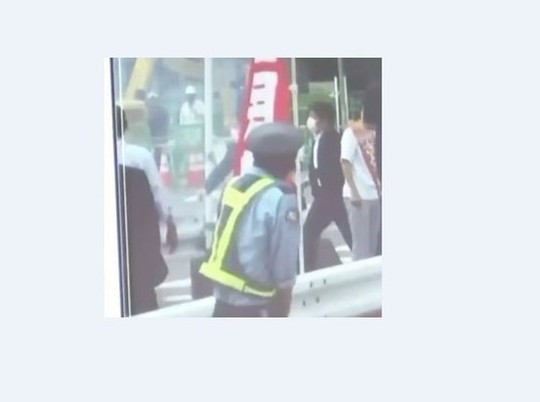 Опубликовано видео момента нападения на экс-премьера Японии Синдзо Абэ