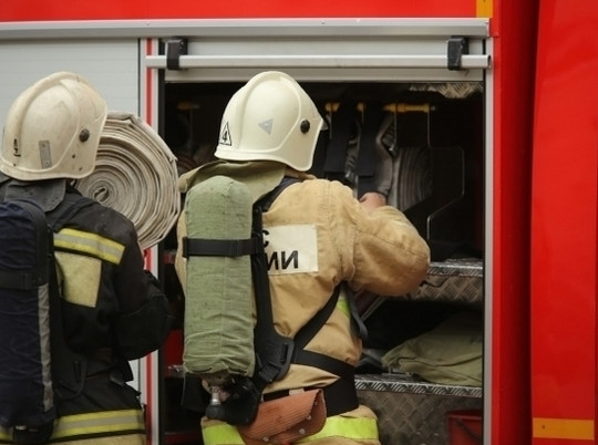 В Ивановской области на возгорании сарая ночью работали 14 сотрудников экстренных служб