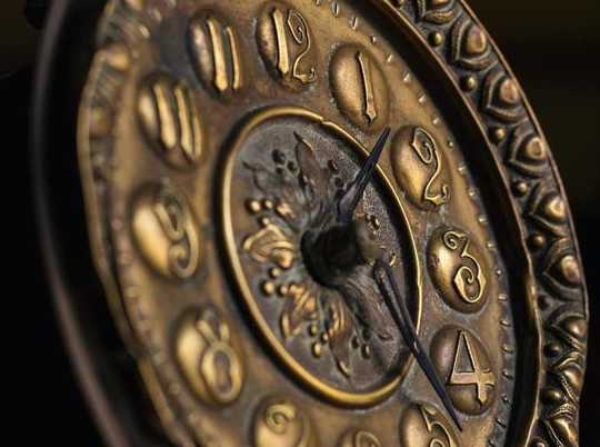 В Смоленске добычей дачного вора стал фаянсовый сервиз и чугунные часы