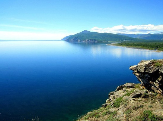 Горсовет Улан-Удэ заинтересовался инцидентом с депутатом, катавшимся по берегу Байкала