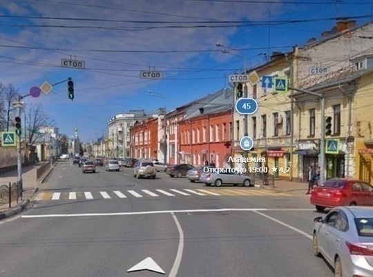 Ярославцы обеспокоены тем, что на Первомайской улице по вине дорожников могут погибнуть деревья