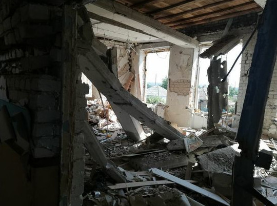 «Разрушения кровли, перекрытий, выбиты окна и двери, частично разрушены фасады»: Астраханская область начинает восстанавливать соцобъекты в Кременском районе ЛНР