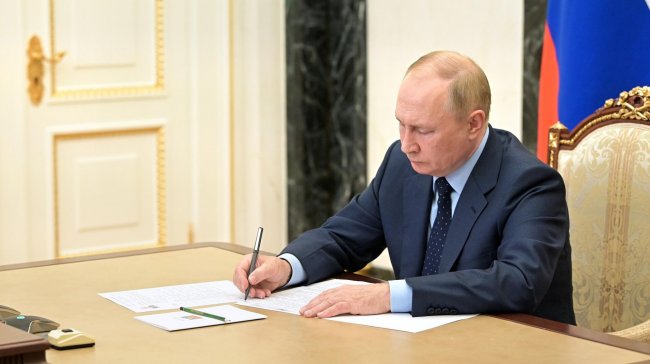 Путин поручил Новаку помочь нуждающимся россиянам с подключением газа - «Строительство»