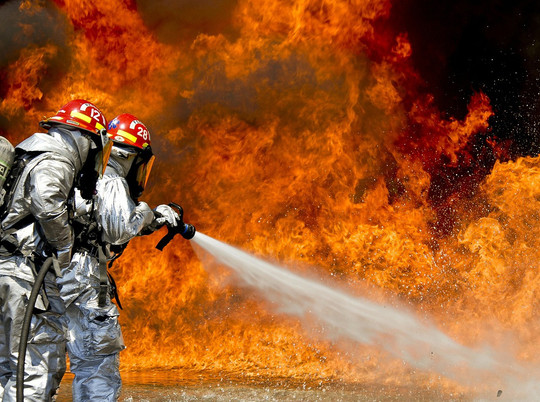 Двое стали жертвами пожара в Приангарье