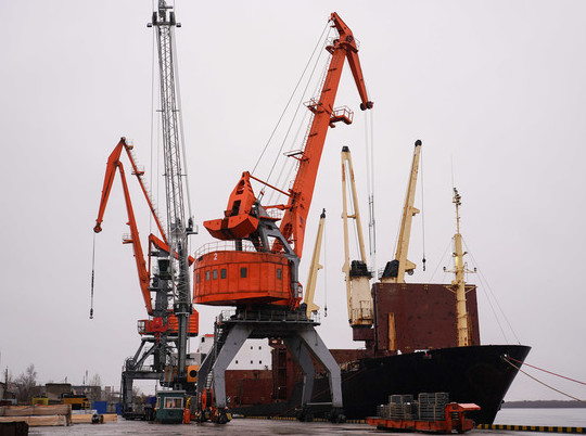 В Архангельске модернизируют два причала грузового терминала порта