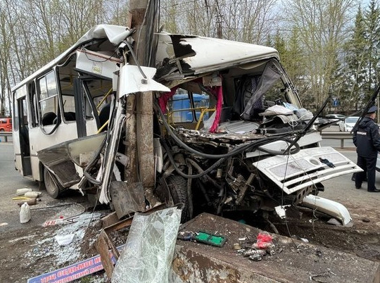 В Кирове завели уголовное дело после ДТП с автобусом, в котором пострадали пассажиры