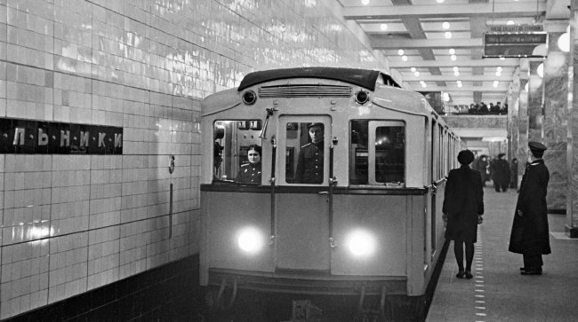 Московская подземка: архивные фотографии первых станций столичного метро - «Строительство»