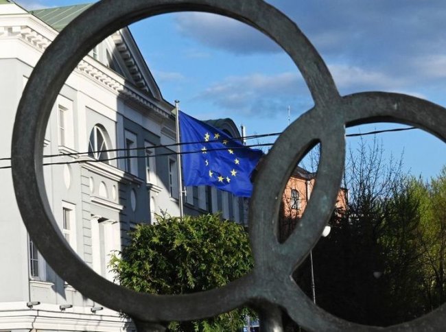 ЕС придумал, как обойти вето Венгрии на закупки оружия за счет российских активов