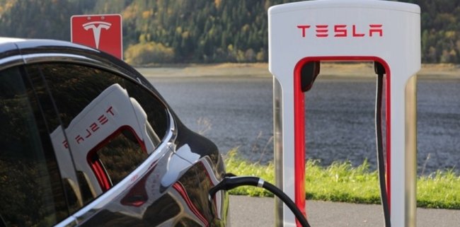 Почему слабеет Tesla - «Компьютеры и интернет»