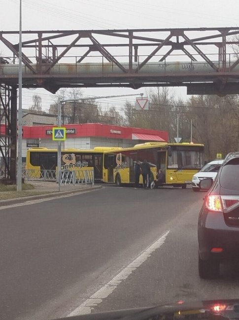 В Ярославле пожилую женщину сбили у торгового центра