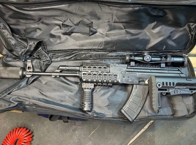 Схрон с оружием обнаружила в гараже у жителя Выборга полиция