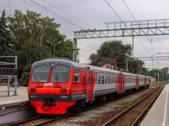 Следующие через Ростов из Крыма поезда задерживаются боле чем на три часа