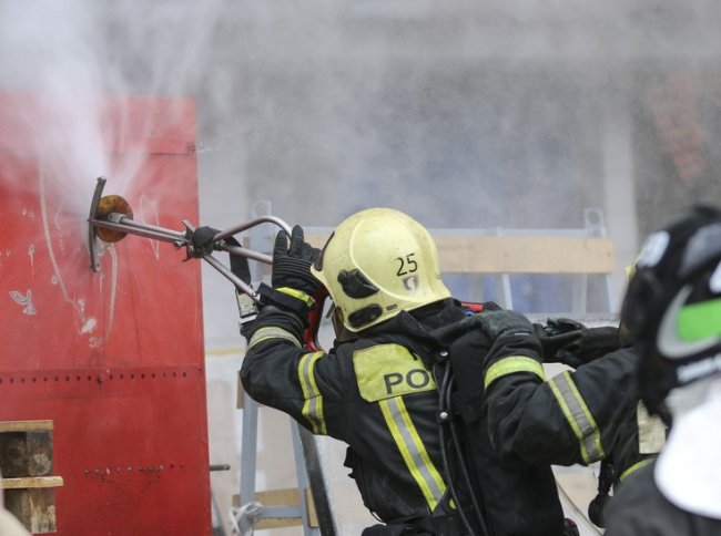 Автомобиль загорелся в центре Москвы на Тверской