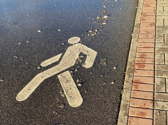 Инспекторы остановили жителей Советска и вручили им светящиеся подарки