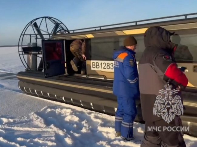 В акватории Волховской губы прошел рейд спасателей