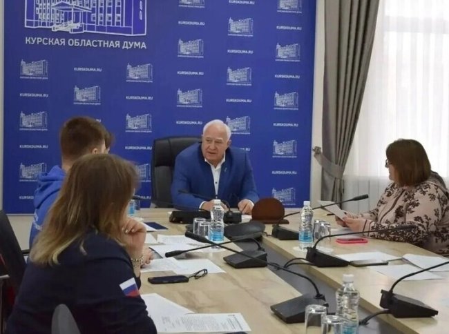 В Курске проверяют дворы, площадки и парки по программе ежегодного мониторинга «Безопасность детства»